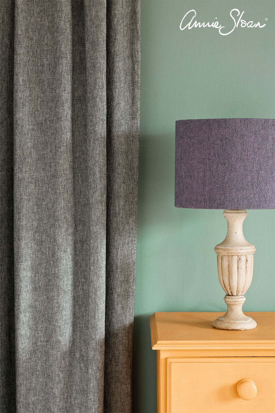 arles-side-table_-linen-union-in-graphite-_-old-white_-lampshade-in-linen-union-in-emile-_-graphite-72dpi-image-3