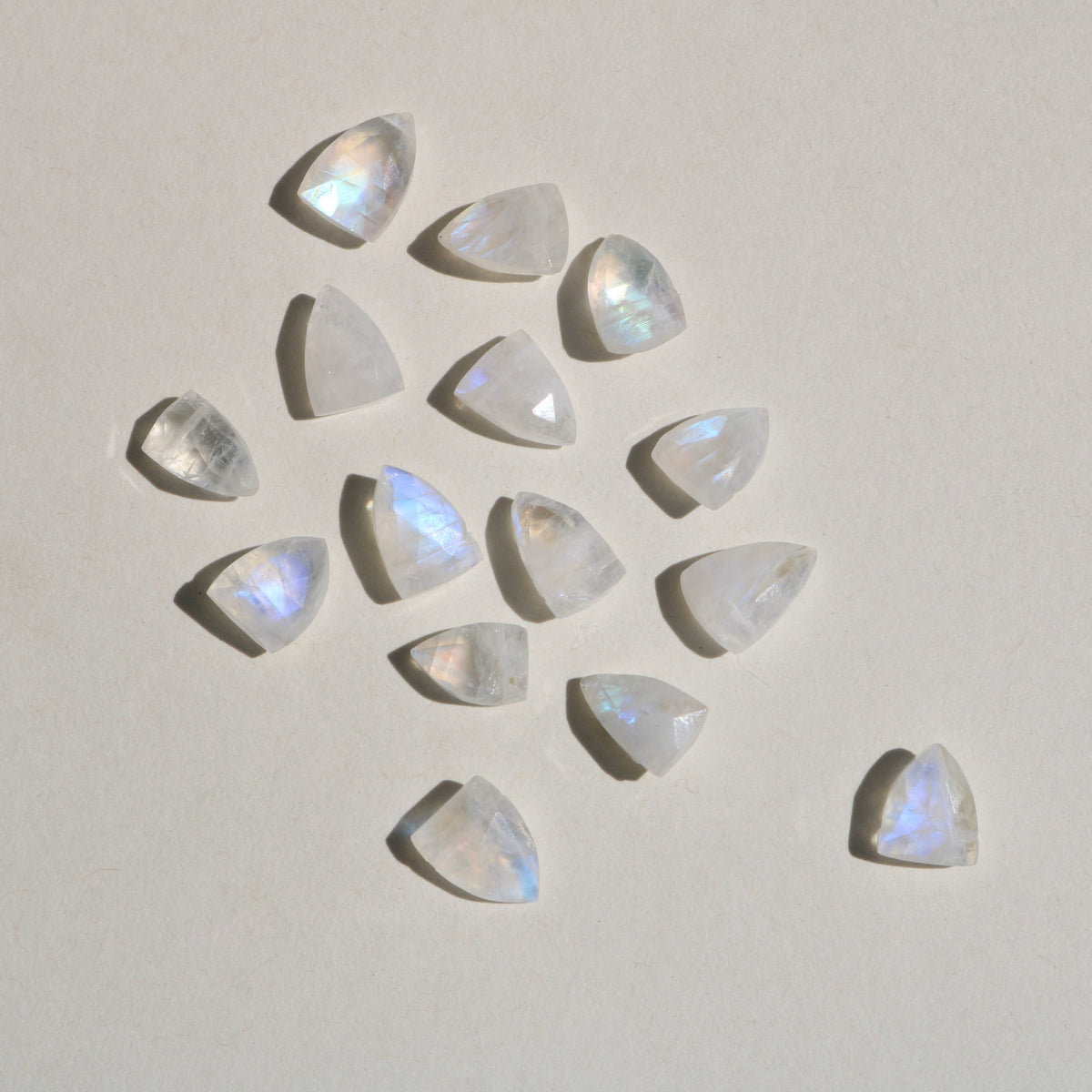VIBE NECKLACE | RAINBOW MOONSTONE FLARE
