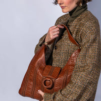 HOBO Atlas Hobo Bag - Kindling Brown