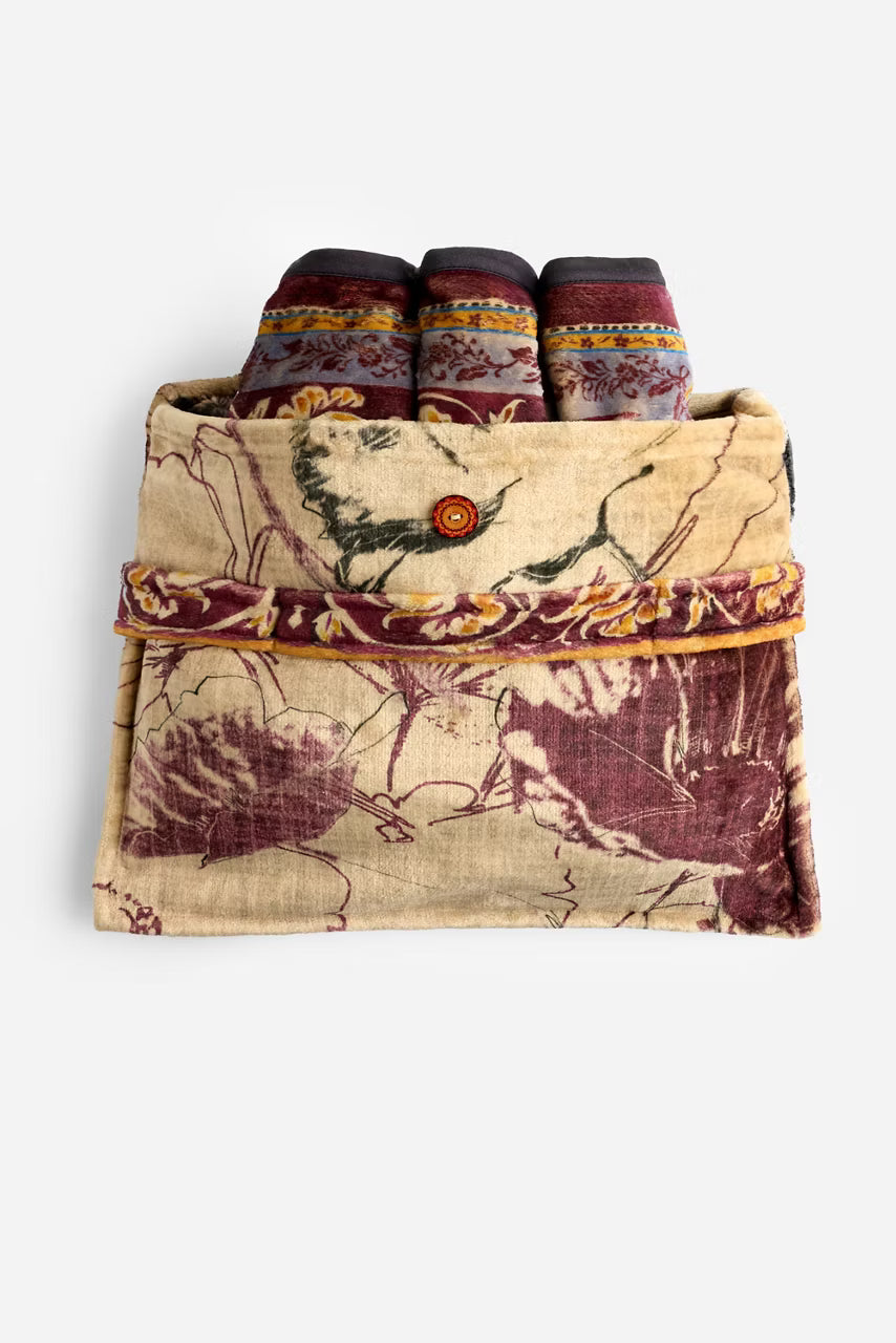 JW Laila Travel Blanket
