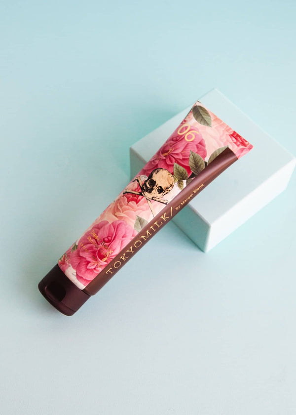 565 Dead Sexy Perfumed Shower Gel
