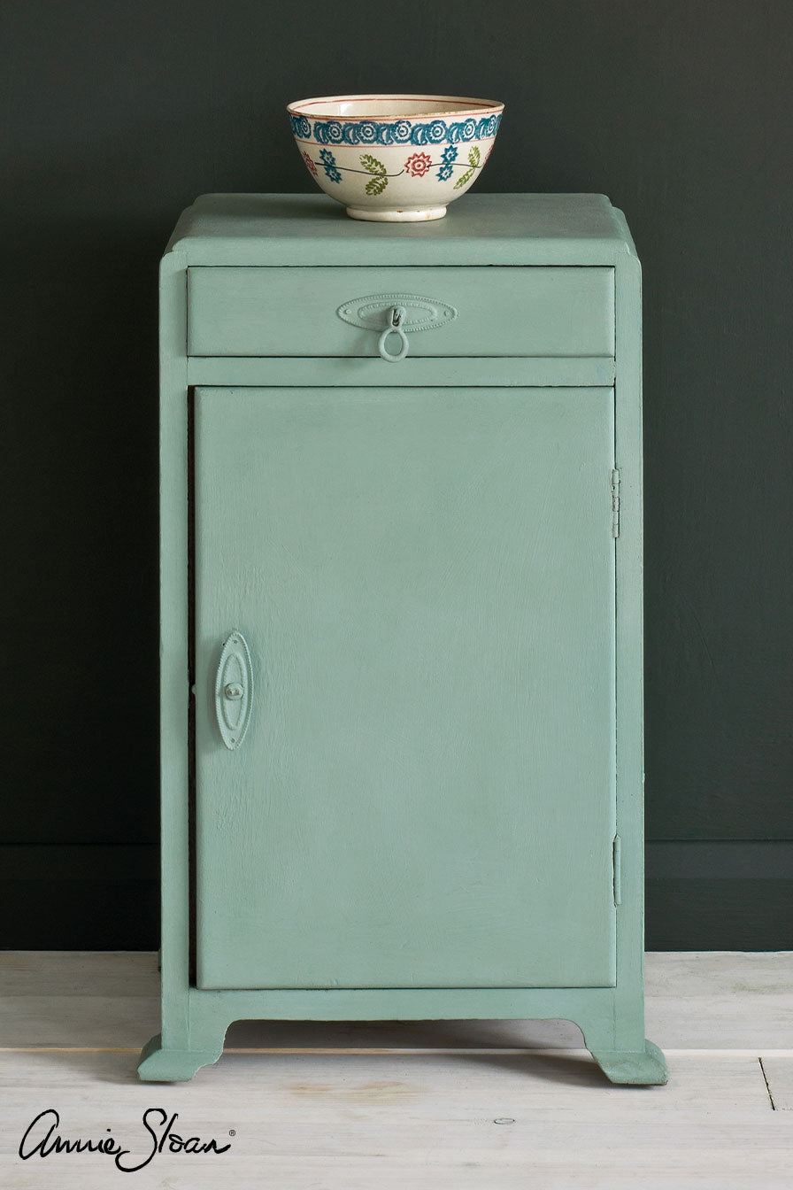 duck-egg-blue-side-table-by-annie-sloan-1