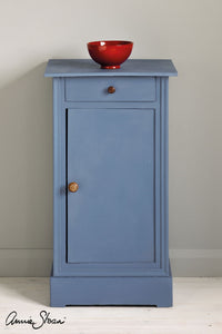 greek-blue-side-table-by-annie-sloan-1